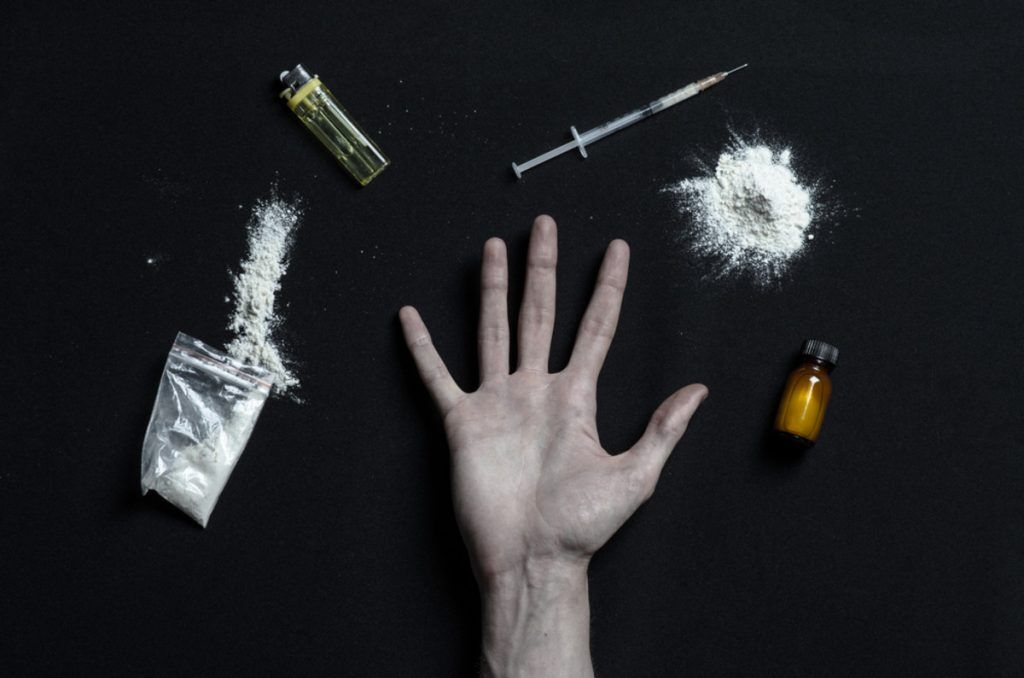 چگونه از اعتیاد به مواد مخدر جلوگیری کنیم و کمپ اجباری موثر است؟